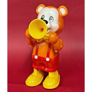Vintage 1980 Wind-Up 8” Bear Sideways Walking Tail Wagging Toy Plastic Factory